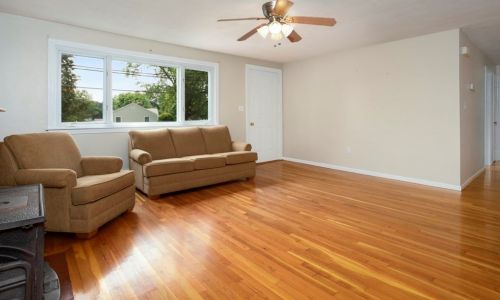 8 Samoset Rd, Peabody MA  01960-3565 exterior