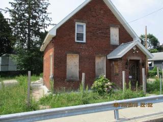 564 Hampden St, Holyoke, MA 01040-3309