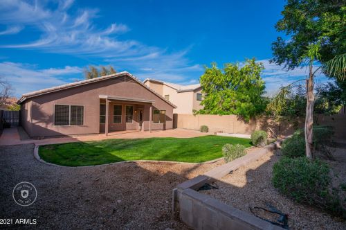 2715 Beautiful Ln, Phoenix AZ 85042-7073 exterior