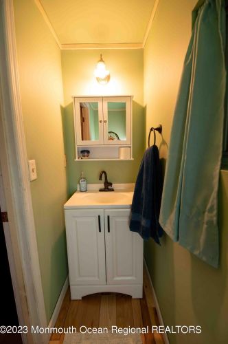 61 Lakeview Dr, Jackson Twp NJ 08527-2701 exterior