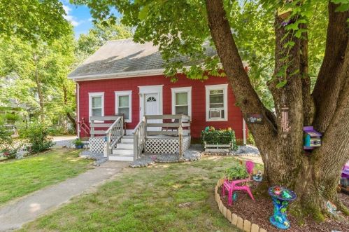 44 Gold St, Whitman MA  02382-1331 exterior