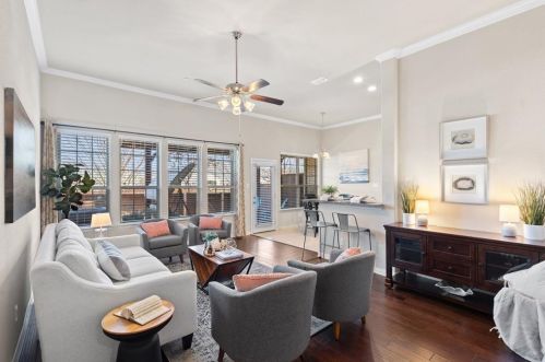 6210 Eagle Nest Dr, Garland, TX 75044-3822