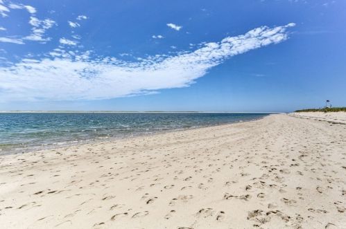 47 Little Beach Rd, Chatham, MA 02633-2522