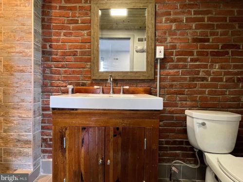 1815 20 St, Philadelphia PA 19145-2048 exterior