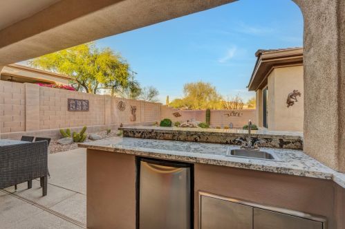 41515 Chase Oaks Way, Phoenix AZ 85086-1888 exterior