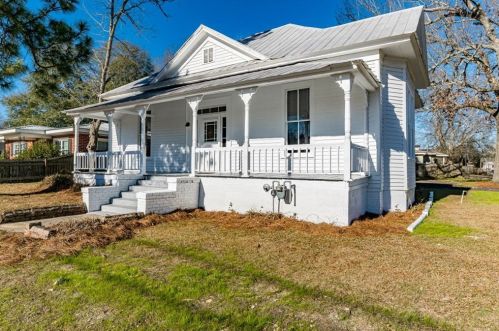 202 Hill St, Wrens, GA 30833-1027