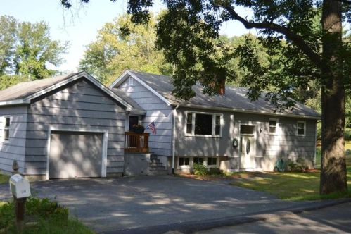 26 Breakneck Hl Rd, Southborough MA  01772-1806 exterior