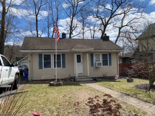 27 Voorhis Pl, Skyline Lakes NJ  07456-2234 exterior