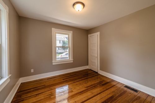 19 Frederick St, Montgomery MA 01085-3180 exterior