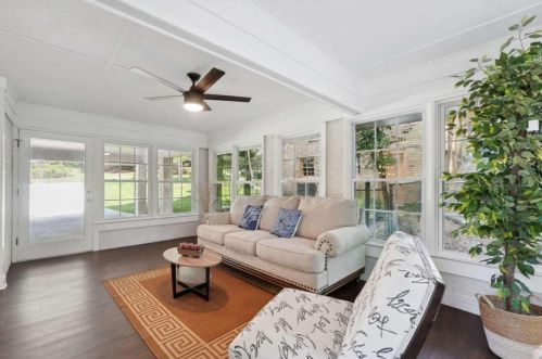 2022 Deren Way, Atlanta GA  30345-3710 exterior