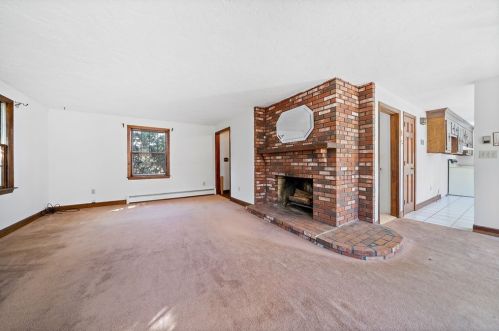 143 Rocky Hl Rd, Plymouth MA 02360-5501 exterior