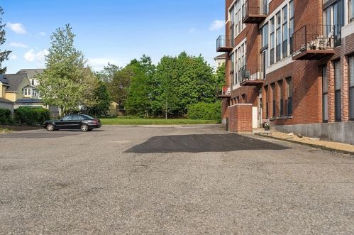 25 Andover St, Worcester MA 01606-2377 exterior