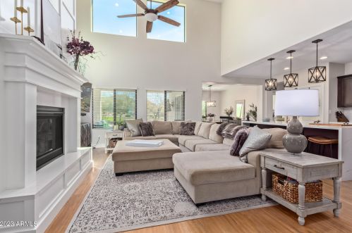 1646 Blaylock Dr, Phoenix AZ 85085-6323 exterior