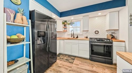 25 Catherine Ct, Skyline Lakes NJ  07456-1838 exterior