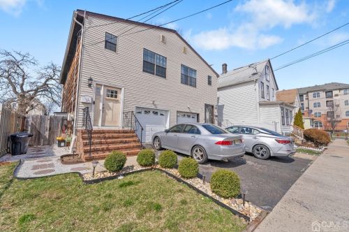 73 John St, Carteret, NJ 07008-3129
