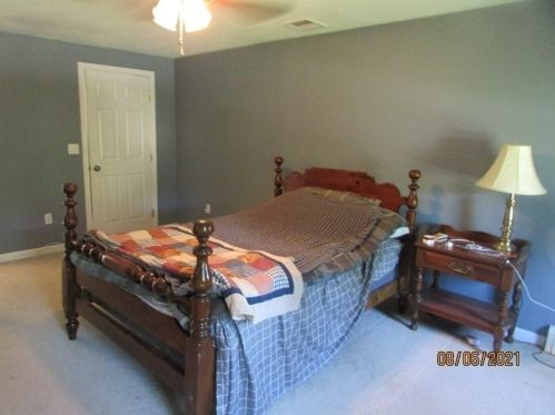 1060 Rocky Woods St, Taunton MA  02780-8200 exterior