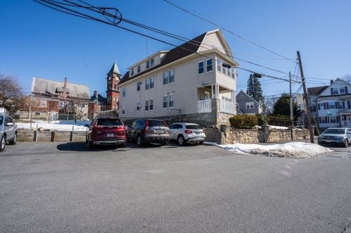 13 Sargent St, Lawrence, MA 01841-2134