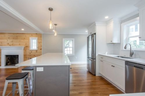 214 Riverside Dr, Dedham MA  02026-6932 exterior