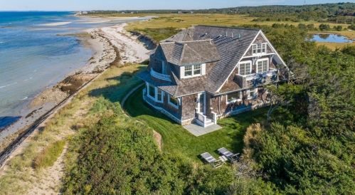 8 Wigwam Rd, Falmouth, MA 02540-1947