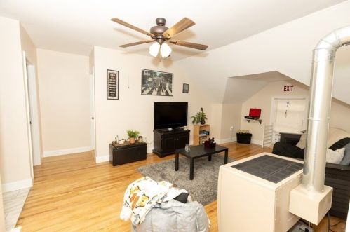 555 Broadway, Fall River MA 02724-2940 exterior