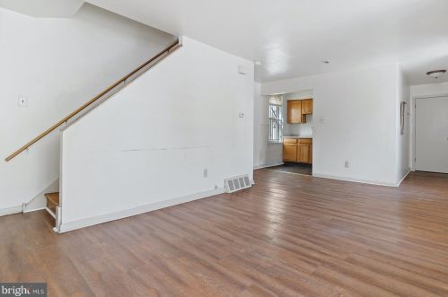 1239 6 St, Philadelphia PA 19140-4561 exterior