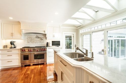 61 Brg St, Hingham MA 02061-2333 exterior