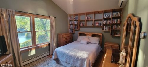 125 Upper Lakeview Ave, Skyline Lakes NJ  07456-2831 exterior