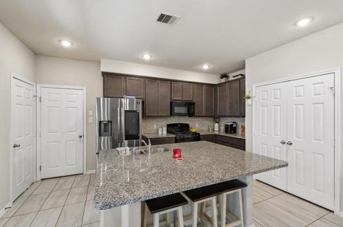 519 6 St, Morgans Point TX 77571-4910 exterior