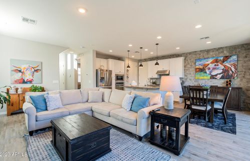 964 Anderson Ave, Phoenix AZ 85023-2208 exterior