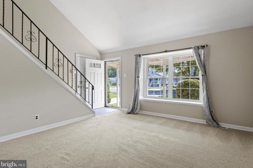 565 Salem Ave, West Deptford NJ 08096-3204 exterior