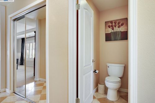 2349 Pacifica Ct, San Leandro CA 94577 exterior