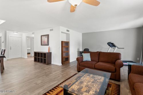 2519 Bluefield Ave, Phoenix AZ  85032-8004 exterior