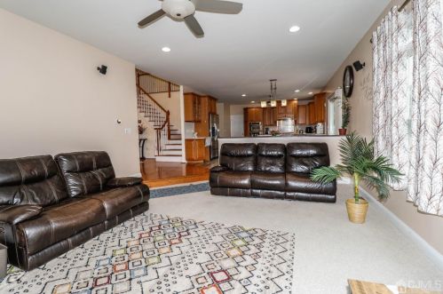 10 Summerhill Ct, Columbus NJ  08022-1970 exterior