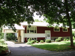 104 Harding St, Newton, MA 02465-1337