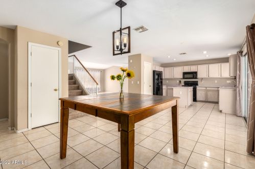 1102 Behrend Dr, Phoenix AZ 85050-3992 exterior