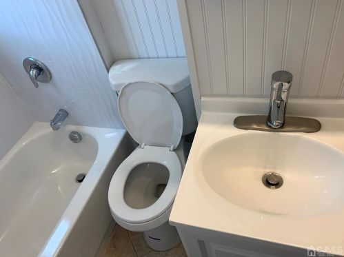 30 Emerson St, Carteret NJ  07008-2522 exterior