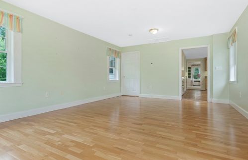 1686 Beacon St, Newton MA 02468-1463 exterior