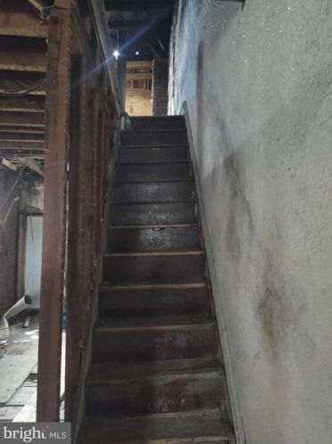 5245 Hazel Ave, Philadelphia, PA 19143-1526