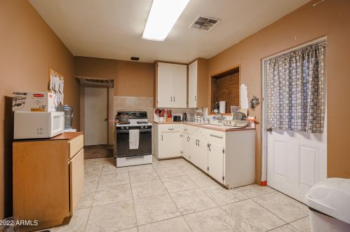 1602 Atlanta Ave, Phoenix AZ 85040-2708 exterior