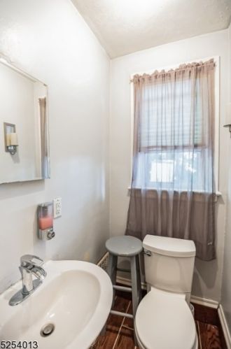 419 Greylock Pkwy, Belleville NJ 07109-2353 exterior