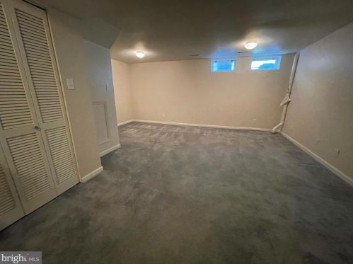 8 Coachlight Dr, Erial NJ 08081-5609 exterior