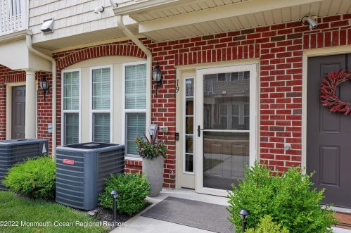 19 Kyle Dr, Tinton Falls NJ  07712-7535 exterior