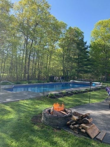 2276 Cedar St, Dighton MA 02715-1035 exterior