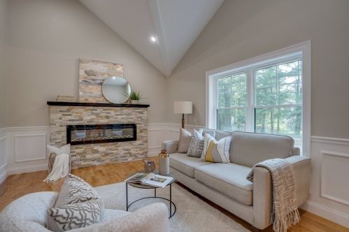 6 Red Hill Rd, North Reading MA  01864-1718 exterior