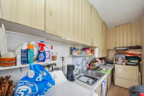 9 Lund St, Worcester MA 01607-1117 exterior