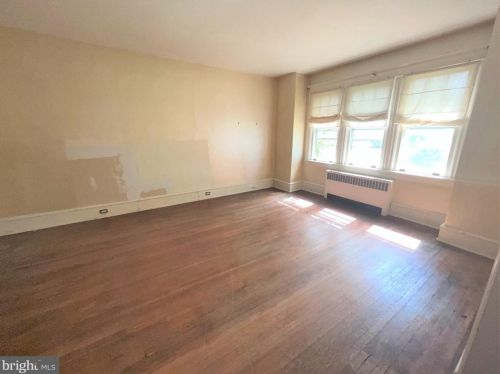 164 Delaware St, West Deptford NJ 08096-5921 exterior