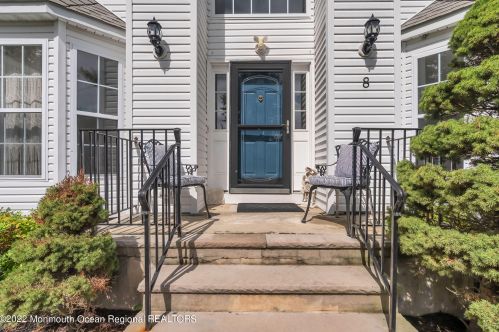 8 Bailey Ct, Jackson Twp NJ  08527-4459 exterior