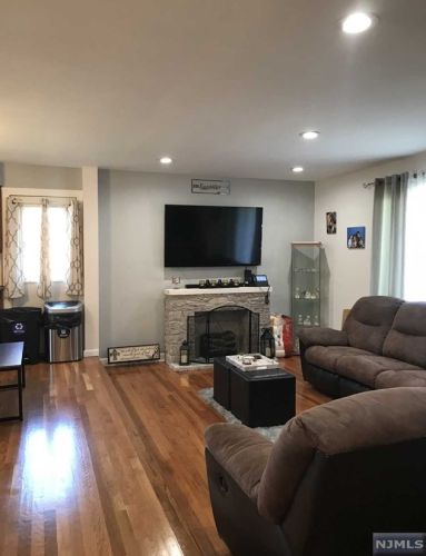 80 Merritt Ave, Cresskill NJ  07626-2420 exterior