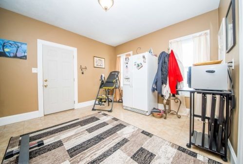 1029 Plymouth Ave, Fall River MA 02721-1939 exterior