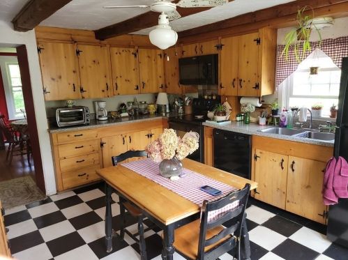 42 Washington St, East Bridgewater MA  02333-1219 exterior